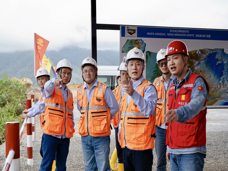 集团公司党委书记、董事长、总经理丁士启赴米拉多北矿体现场指导工作